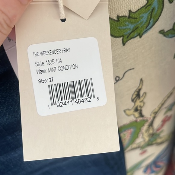 MOTHER Denim Weekender Fray- “Mint Condition” wash. Brand new with tags sz27 - Picture 7 of 7